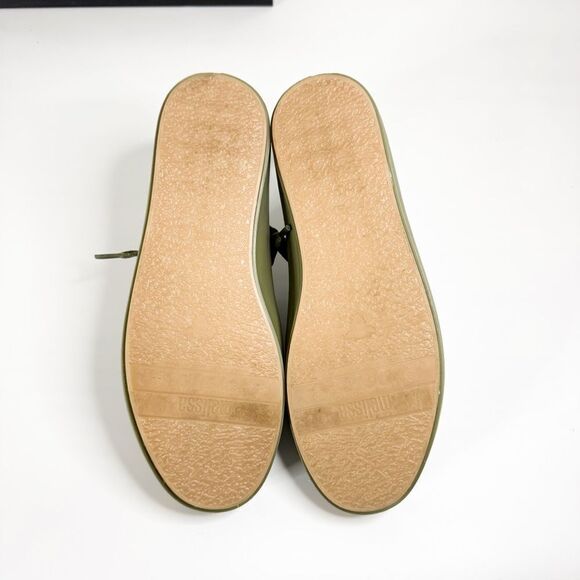 Melissa Possession Sneaker in Olive Green | Size 8 | Waterproof & Vegan - Picture 6 of 10